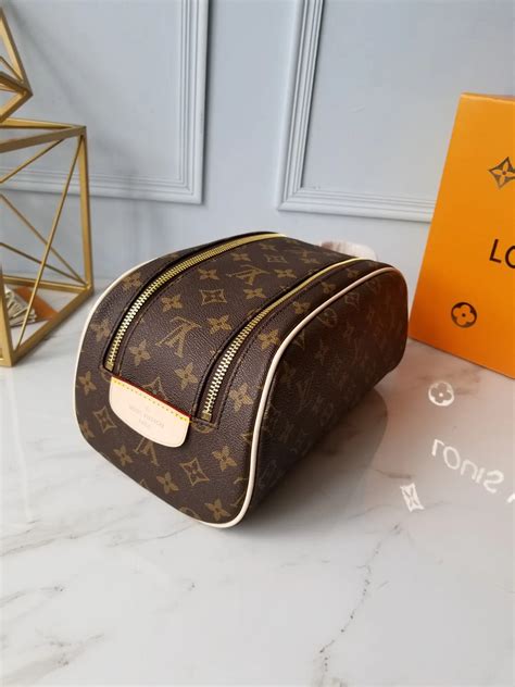 louis vuitton toiletry bag mens replica|louis vuitton dopp kit.